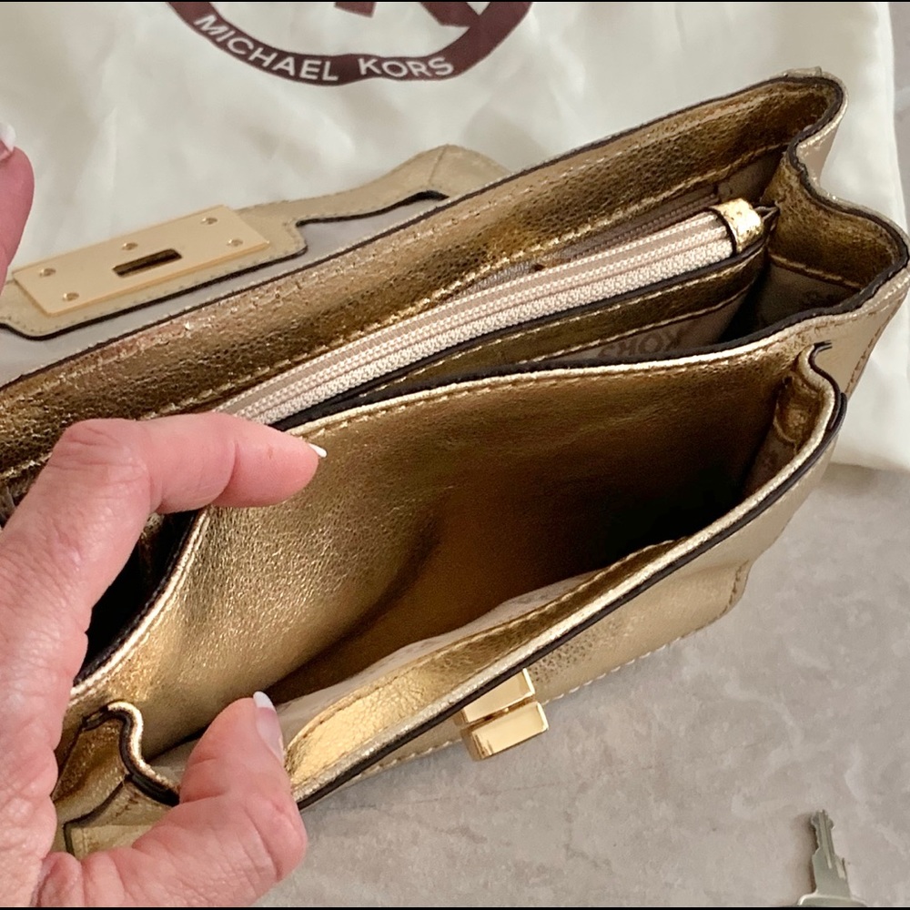 NEW CONDITION - MICHAEL KORS Shoulder/Crossbody Bag (Gold) - Picture 13 of 16